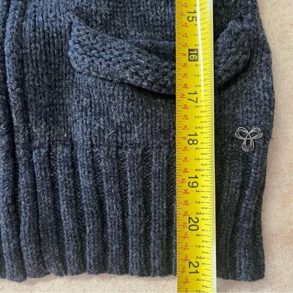 Aritzia TNA 100% Lambs Wool Sea To Sky Zip Up Knitted Cardigan Sweater - Picture 9 of 10